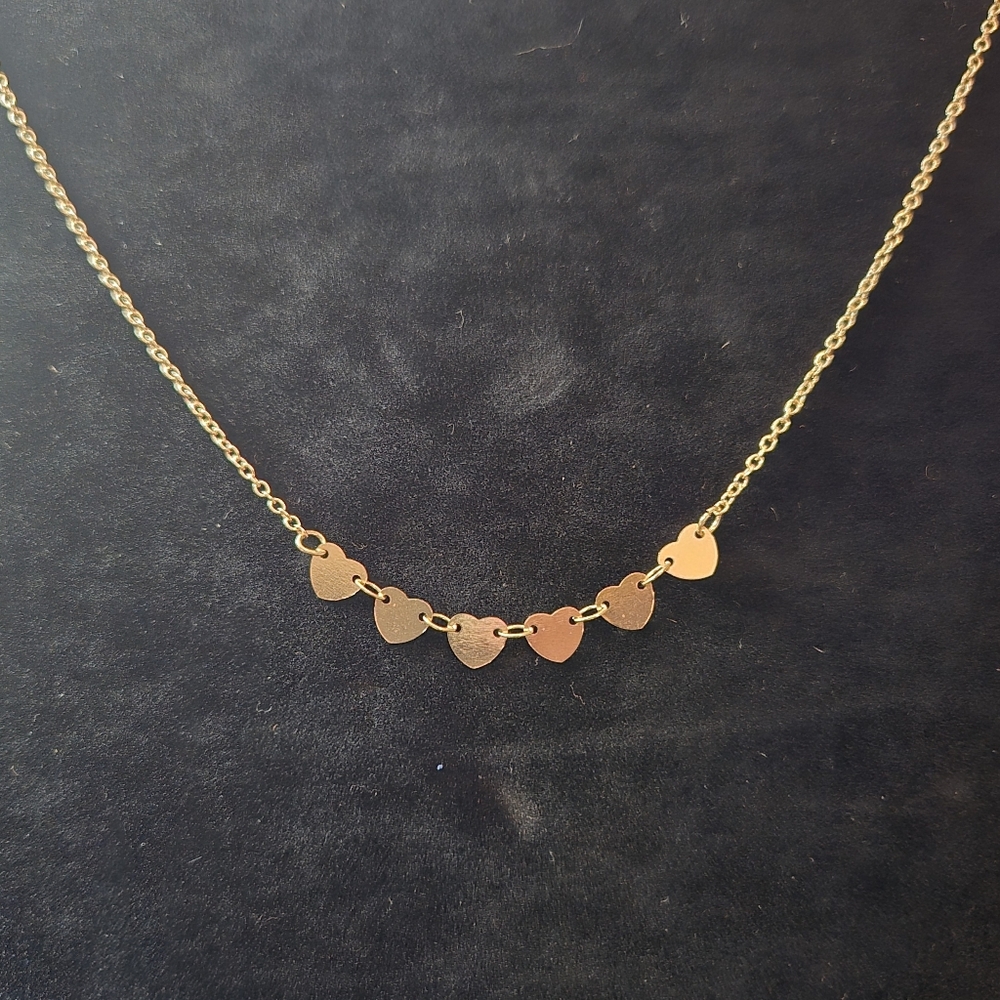 Heart necklace fashion jewelry, the brand is No Boundaries. This is new no tags